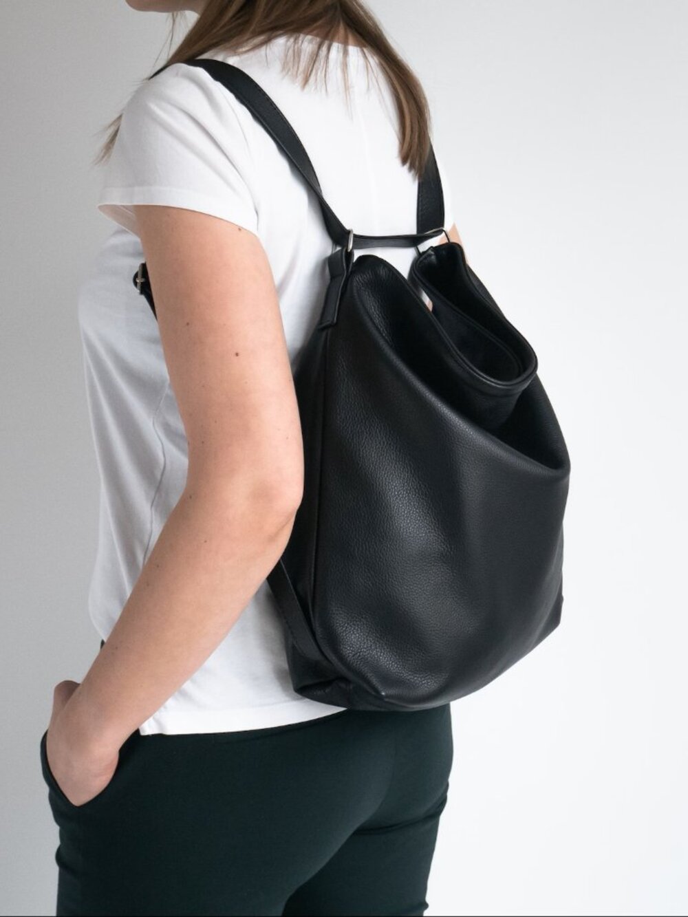 Minimalist Black Leather Convertible Purse/Backpack - Picture 4 of 8